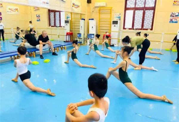 開舞蹈培訓班需要什么條件，需要多少資金?