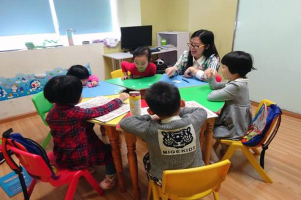 強(qiáng)納森英語加盟