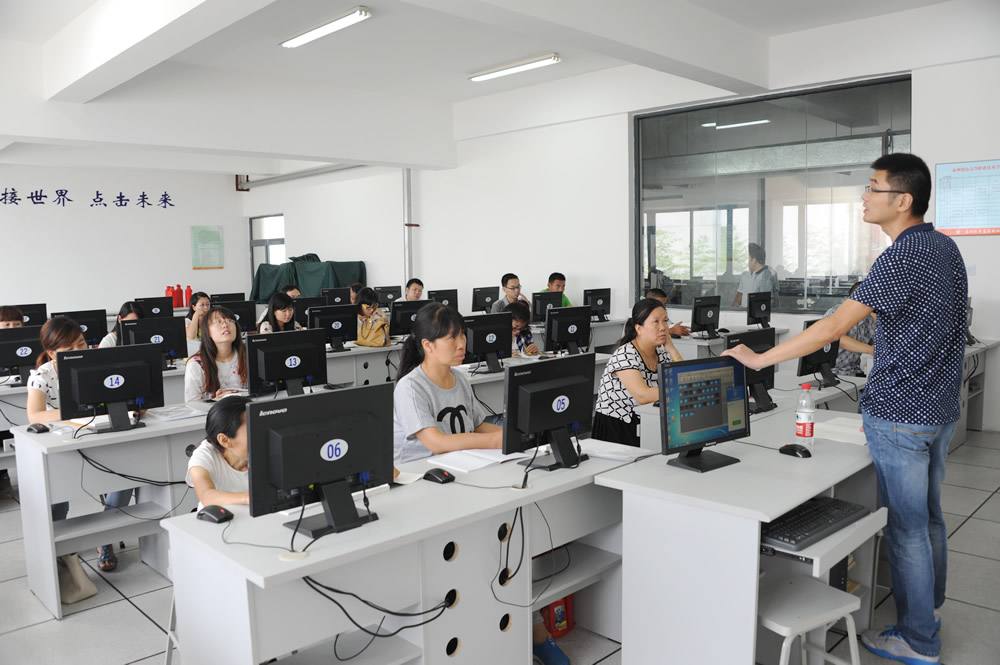 堅石教育加盟