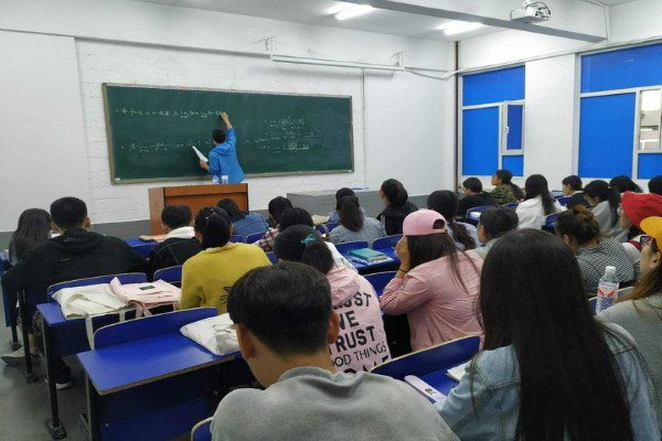 理想途教育加盟