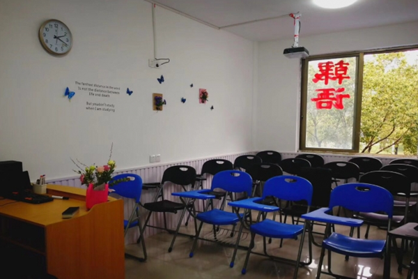 經(jīng)緯外語培訓(xùn)加盟