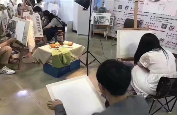 蒙太奇美術加盟