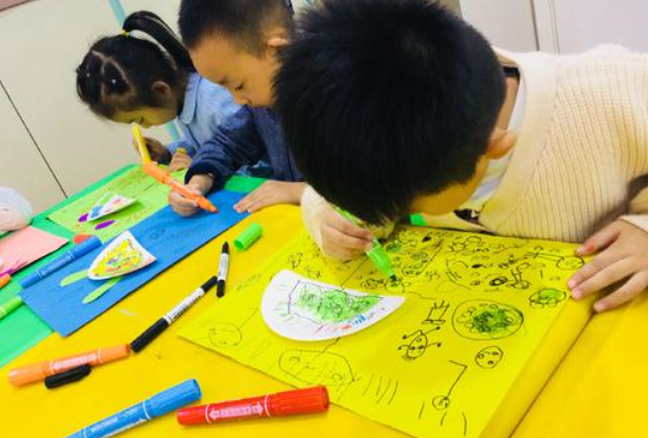 畫精靈少兒美術加盟