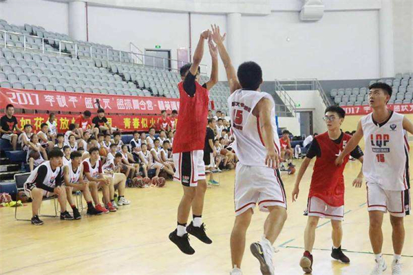 李秋平青少年籃球俱樂部加盟